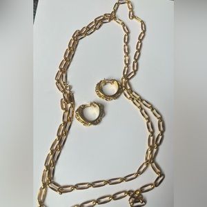 Vintage gold chain and matching earring